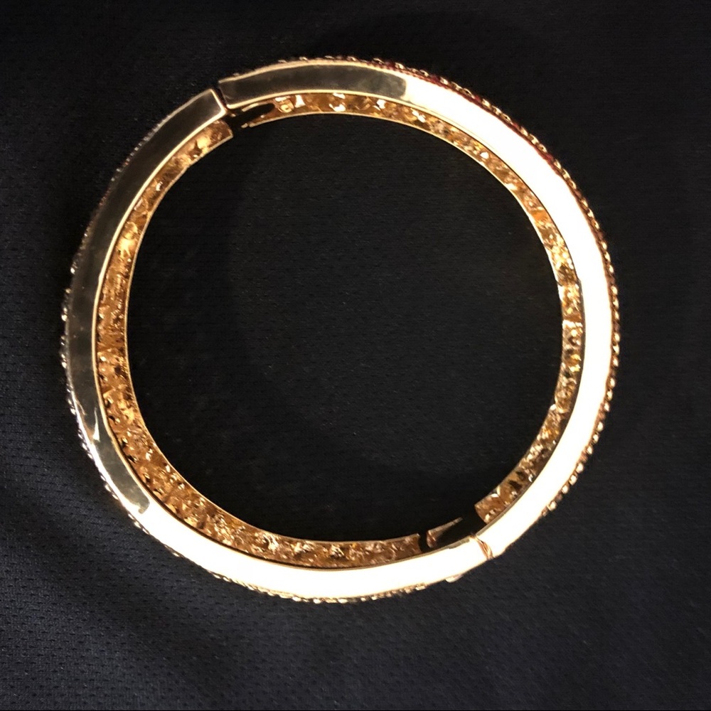 ❌SOLD❌14k Gold Plated Square Design Bangle - Picture 4 of 8